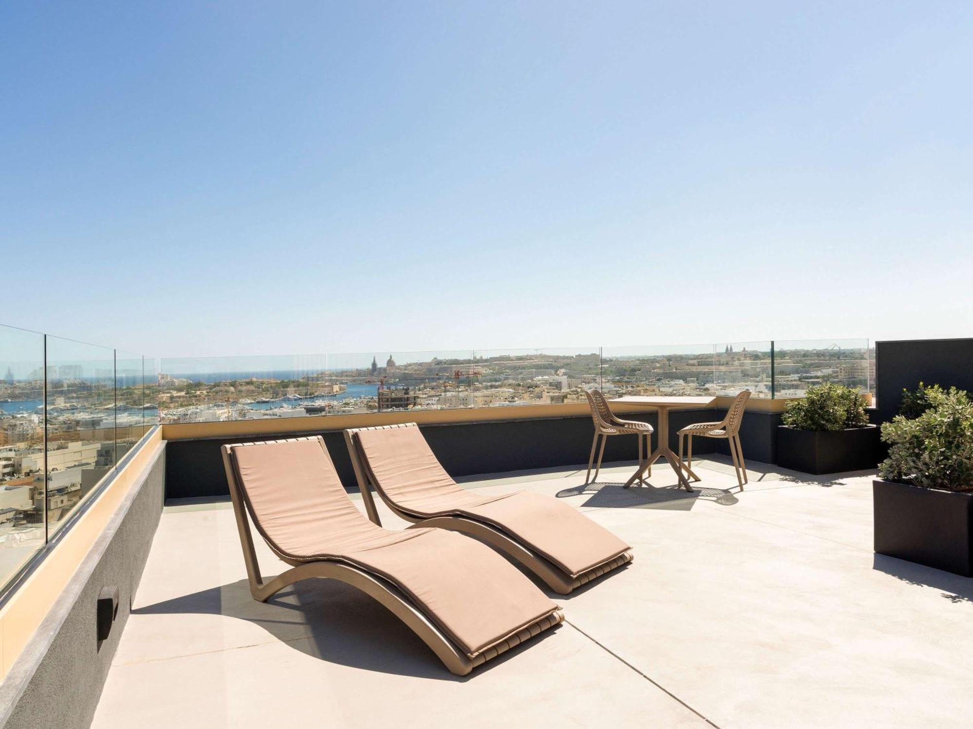 Aparthotel Adagio Malta Central Мсида Екстериор снимка